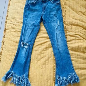 Zara BEUTIFUL  modern jeans!